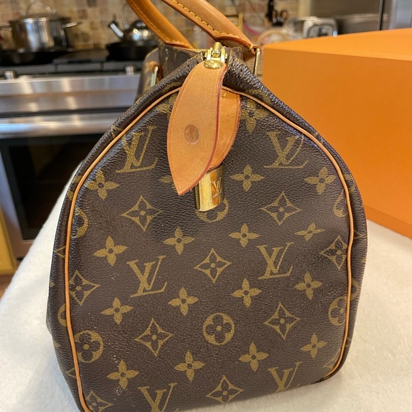 Speedy! Louis Vuitton Monogram Speedy With Lock And Box - Picture 5 of 11